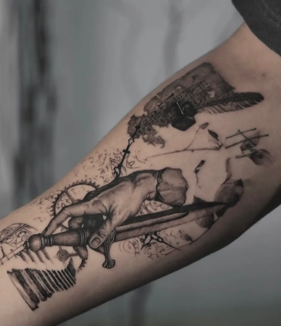 Tatuaje de estilo microrealismo compositivo