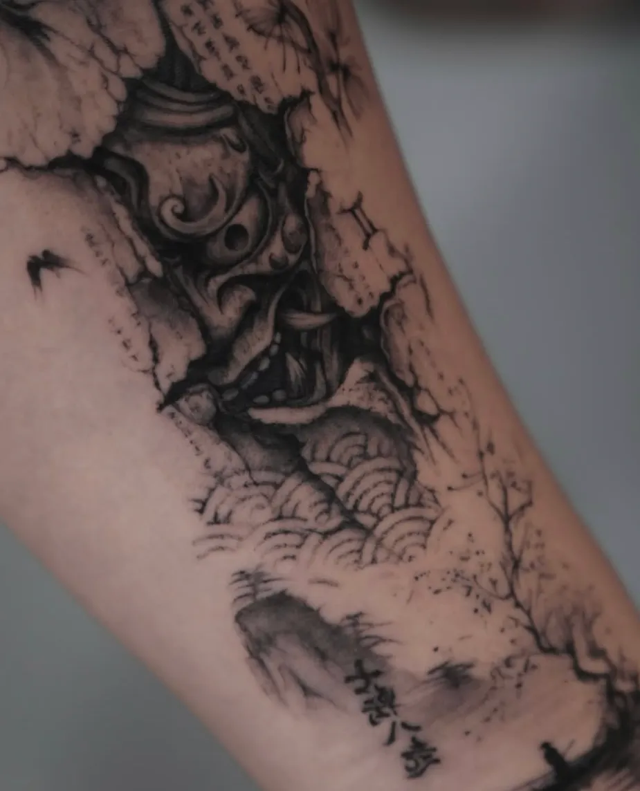 Tatuaje de estilo microrealismo compositivo